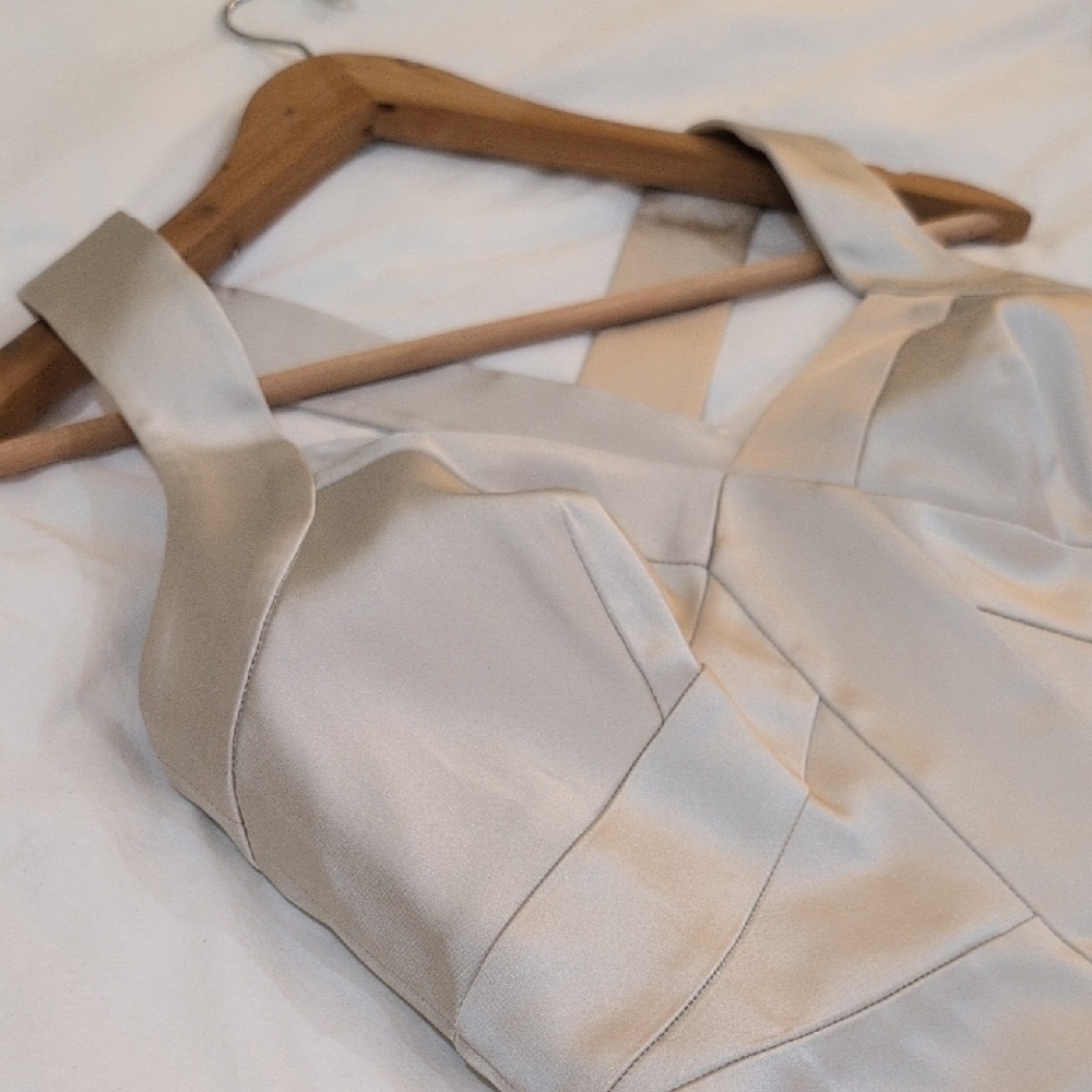 Calvin Klein Elegant Cream Wedding Dress